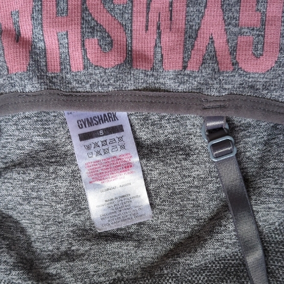 Gymshark Gray and Pink Activewear - Picture 8 of 8